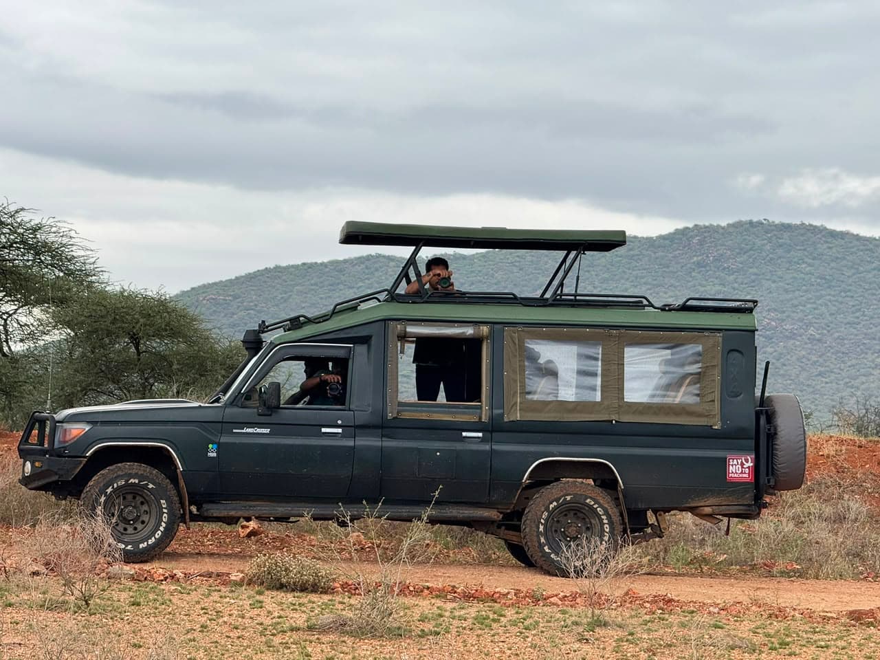 Safari Tour Land Cruiser